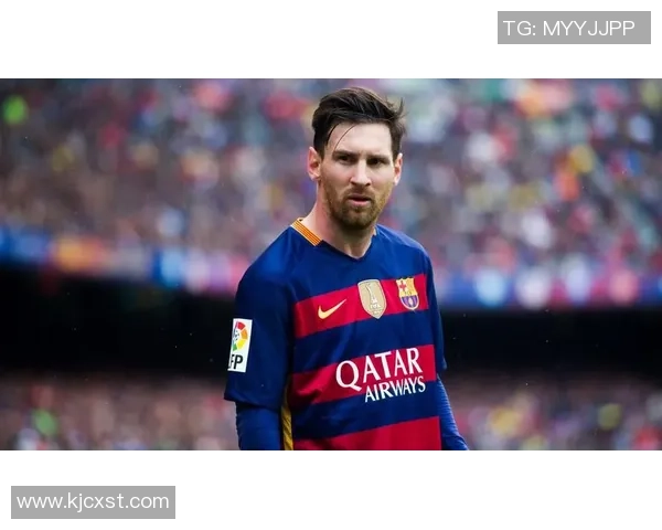 足球明星的场内竞技与场外生活全景揭秘与背后故事分享